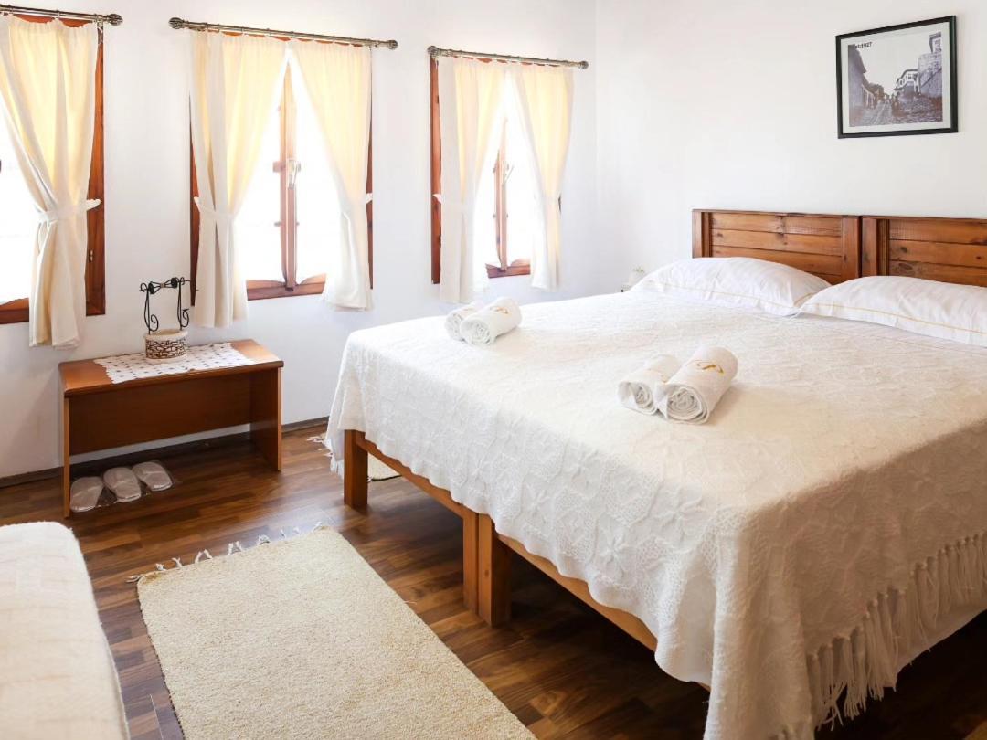 Guest House J.Prifti Berat Bagian luar foto