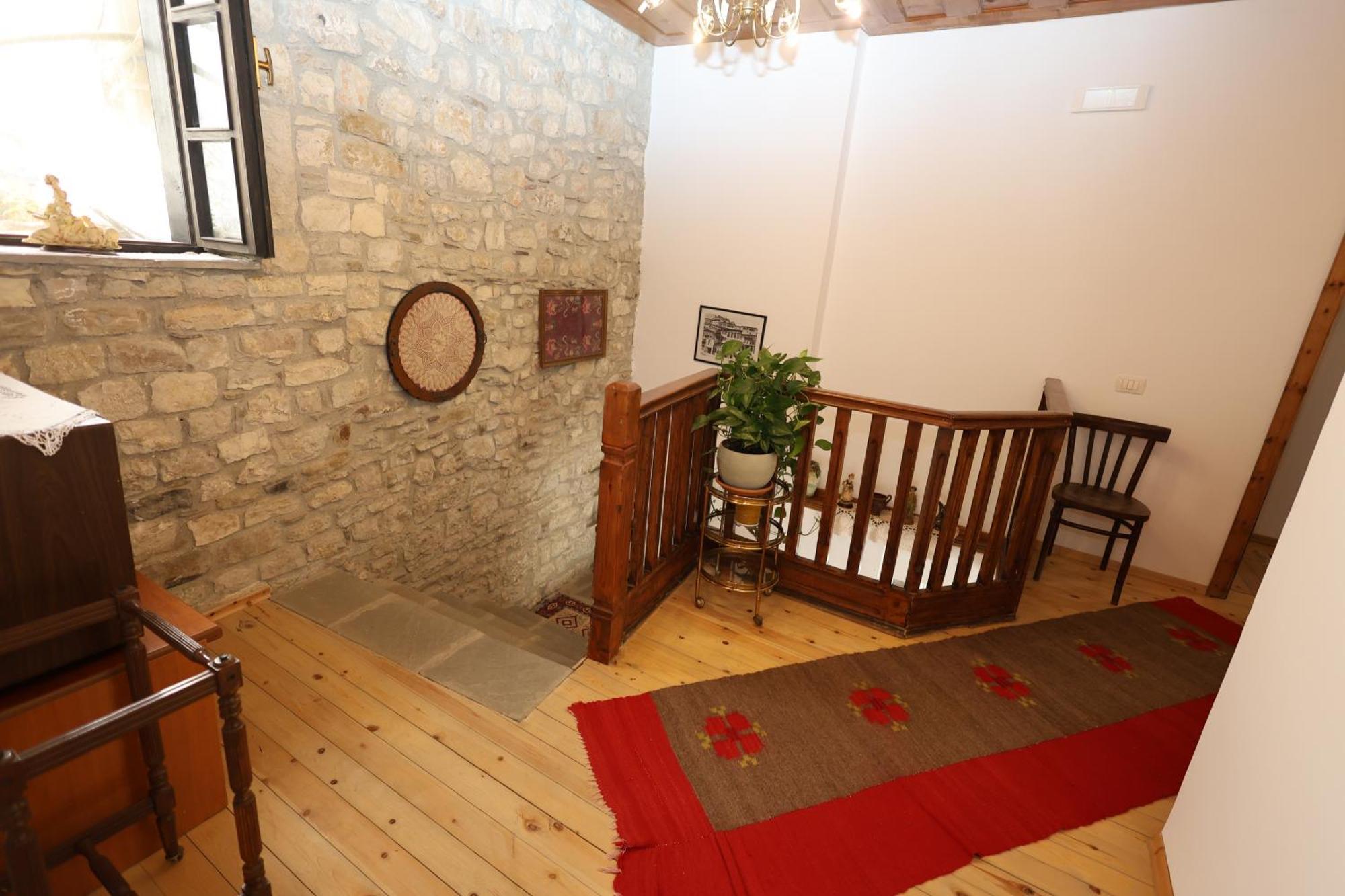 Guest House J.Prifti Berat Bagian luar foto