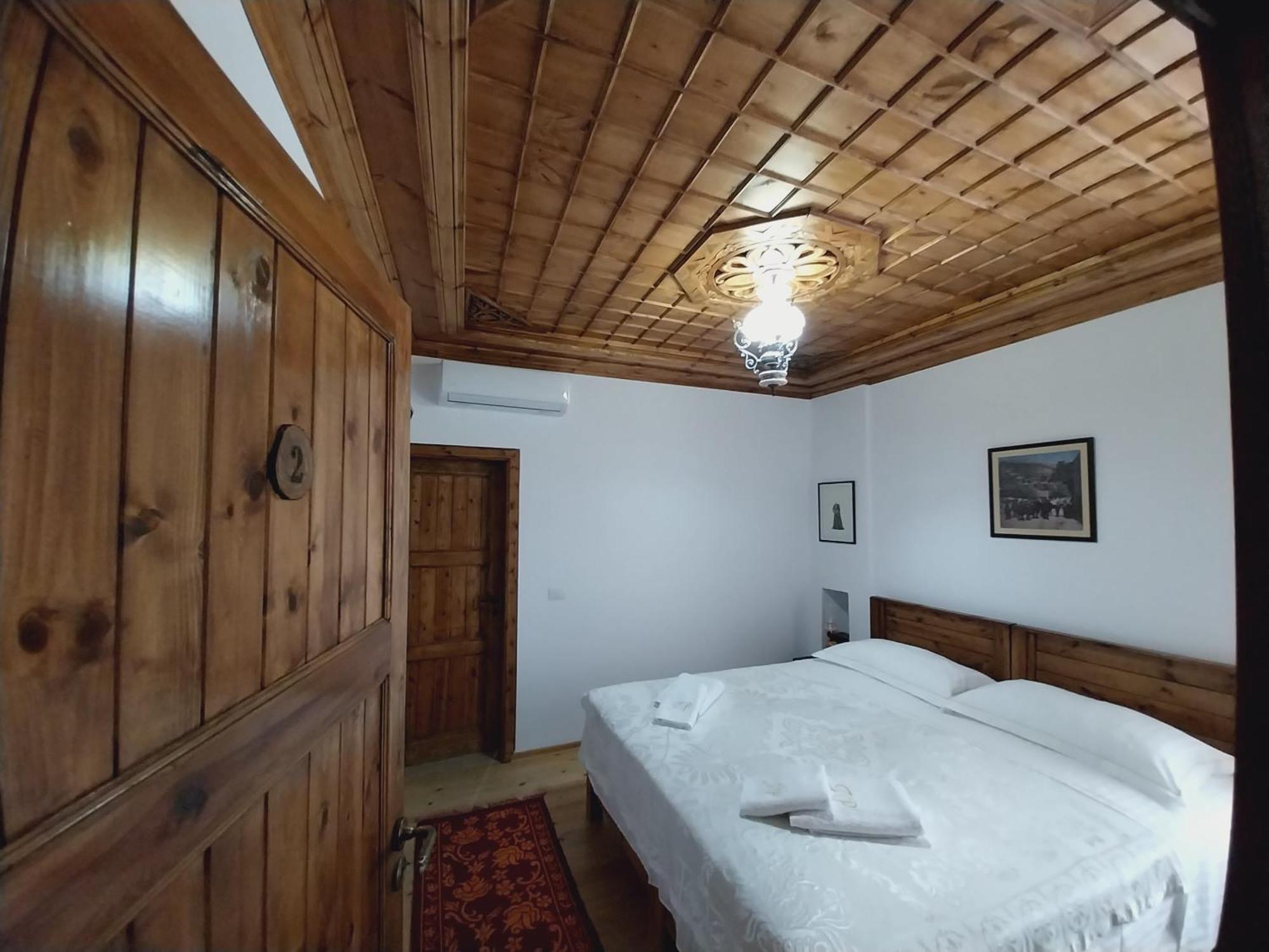 Guest House J.Prifti Berat Bagian luar foto