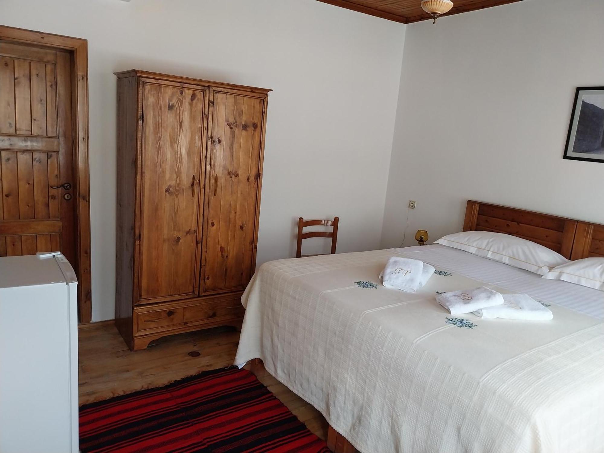 Guest House J.Prifti Berat Bagian luar foto