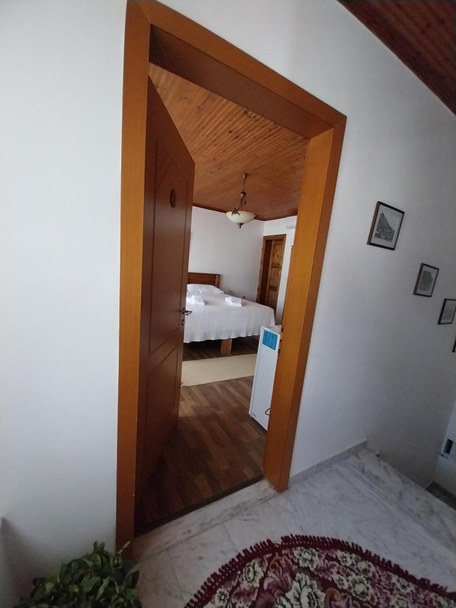 Guest House J.Prifti Berat Bagian luar foto