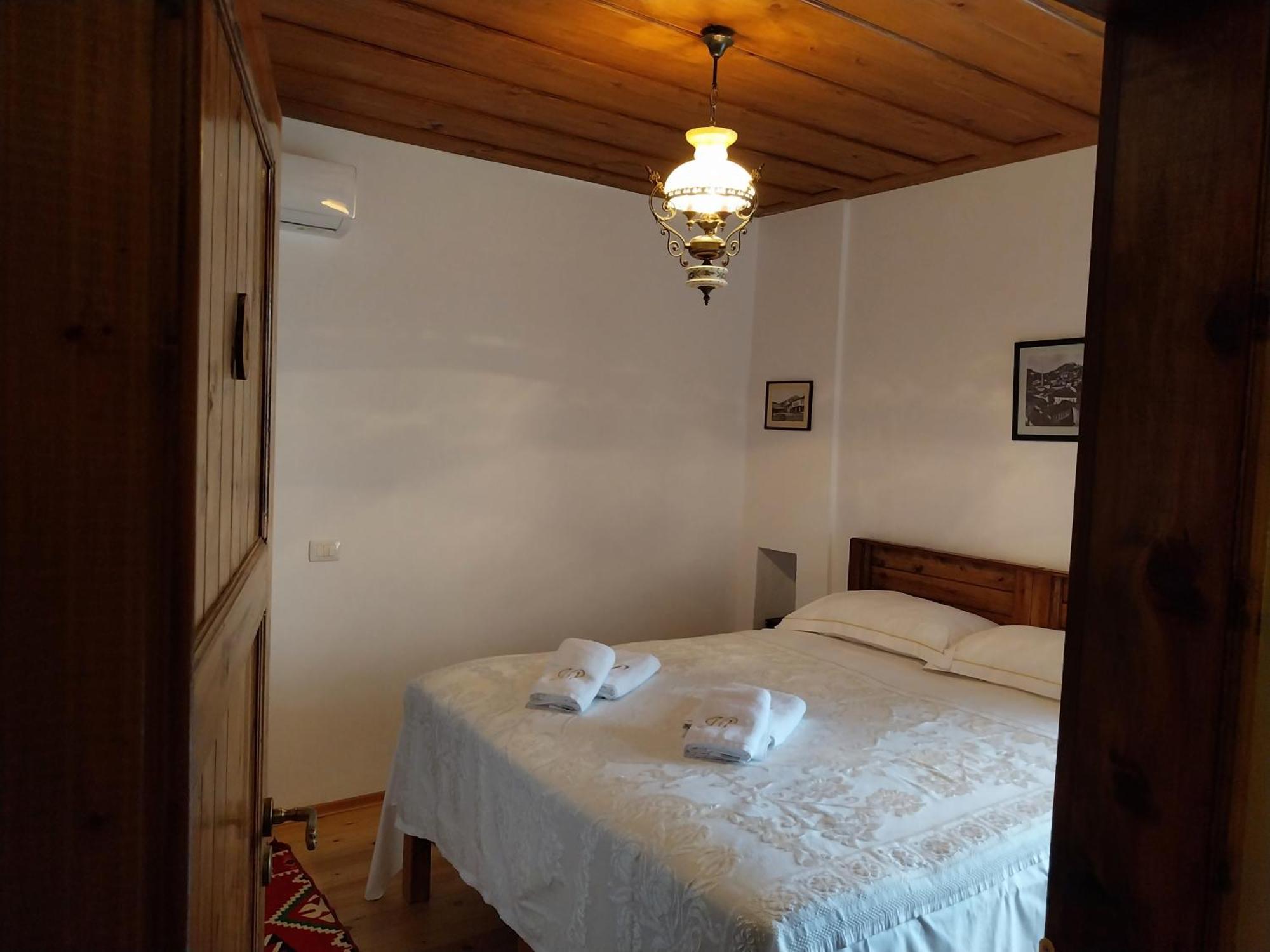 Guest House J.Prifti Berat Bagian luar foto