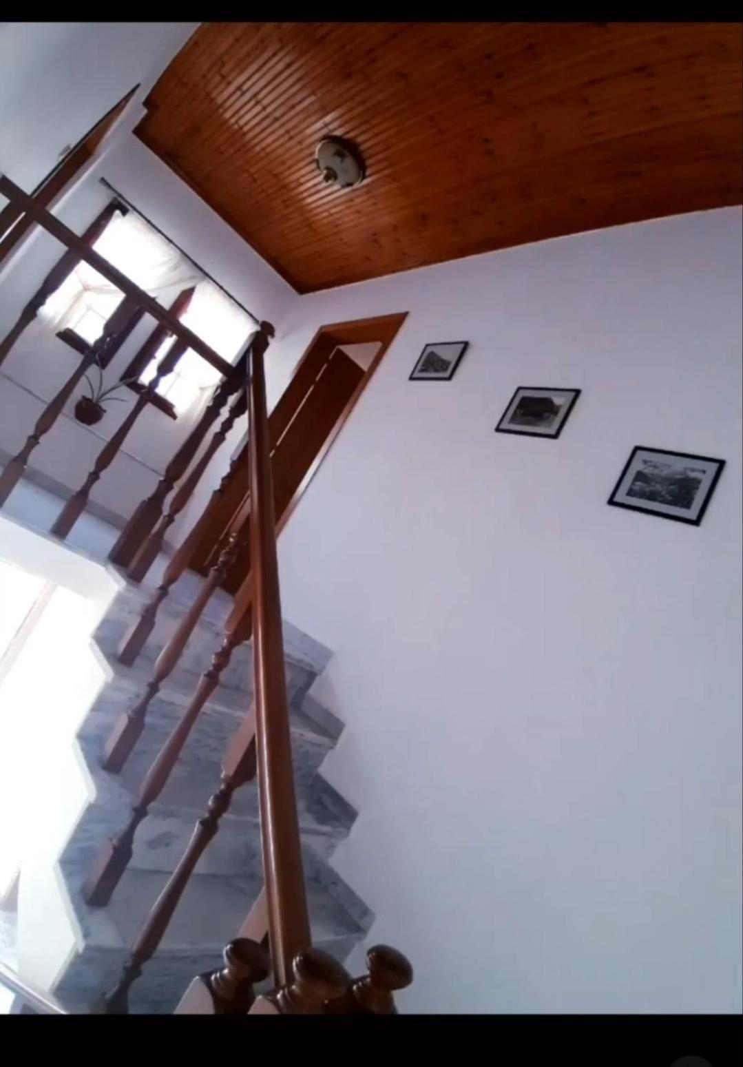 Guest House J.Prifti Berat Bagian luar foto